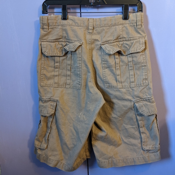 Old navy shorts - Picture 3 of 6